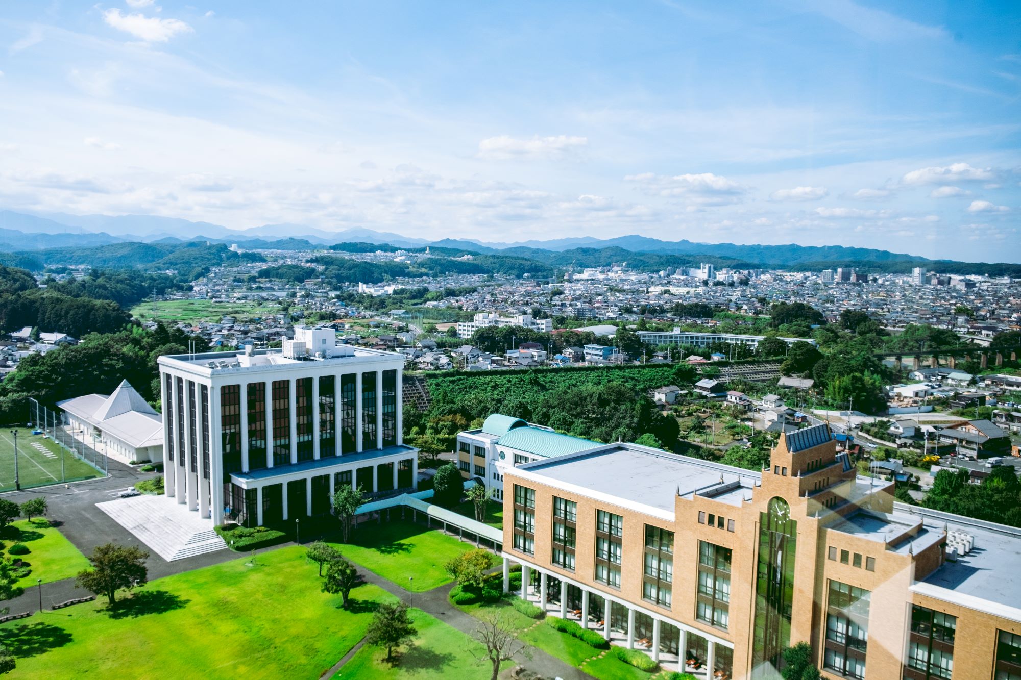 駿河台大学