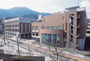 九州国際大学